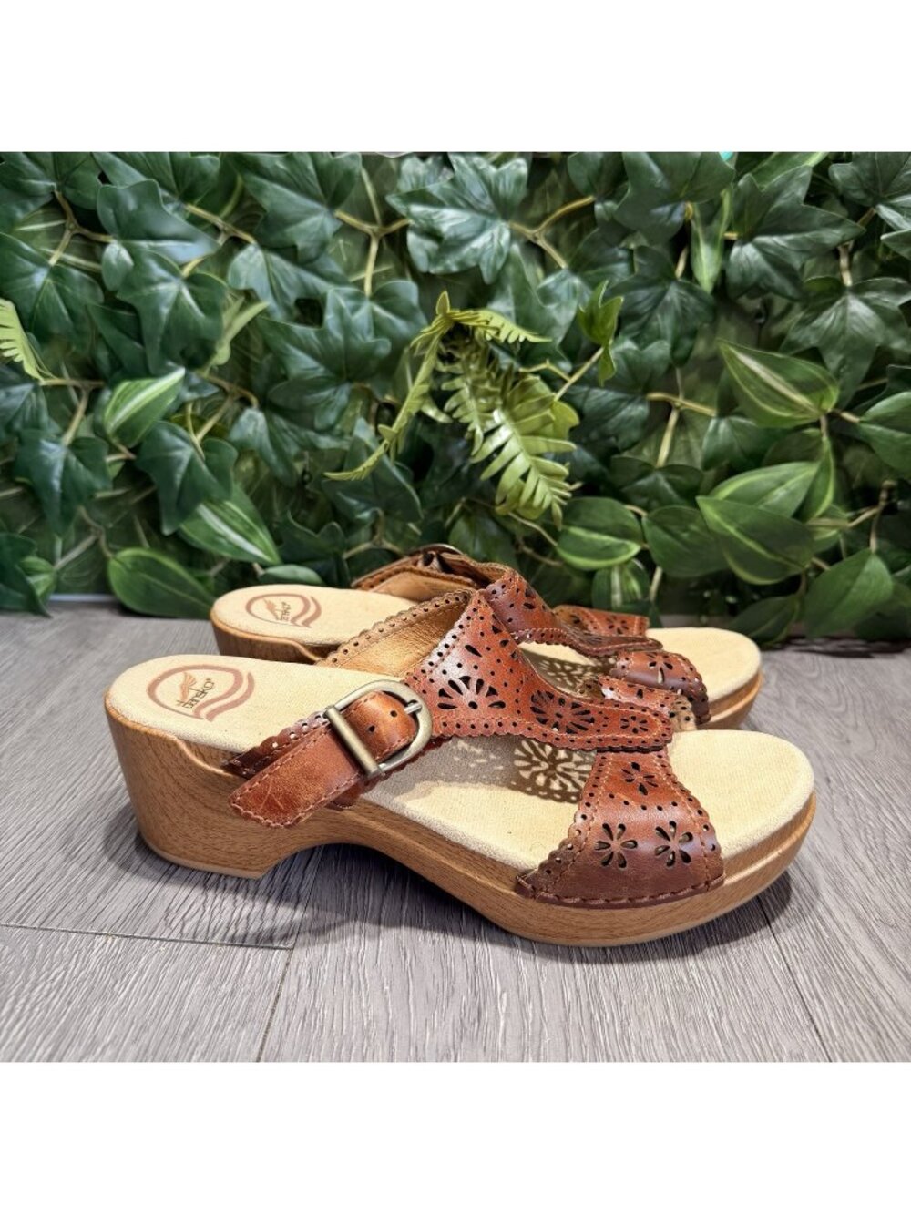 Dansko Womens Sapphire Cut Out Slide Brown Leather Sandals Size EU 38 US 7.5